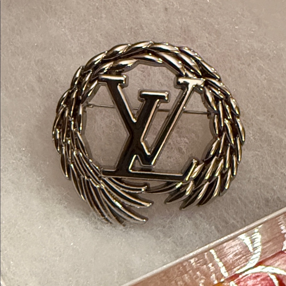 Silver Fashion Jewelry Logo Brooch - Picture 4 of 10